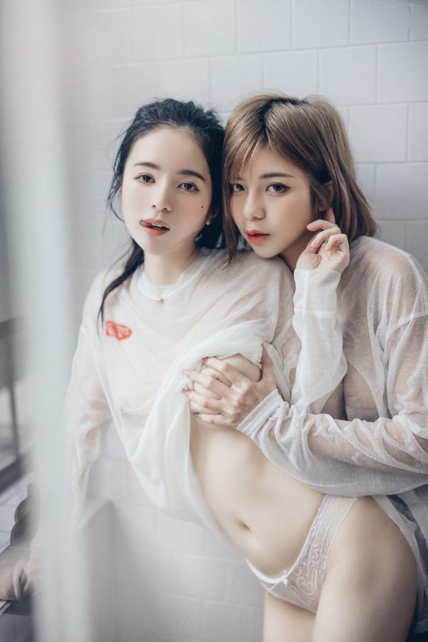    JVID-辰辰双人圣诞写真，火辣节日内衣与可爱驯鹿造型，绝美闺蜜私房互动，勾勒极品身材曲线，带来大尺度视觉诱惑盛宴第144张图片