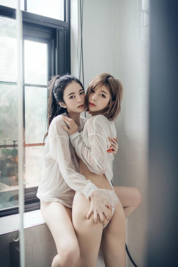    JVID-辰辰双人圣诞写真，火辣节日内衣与可爱驯鹿造型，绝美闺蜜私房互动，勾勒极品身材曲线，带来大尺度视觉诱惑盛宴第145张图片