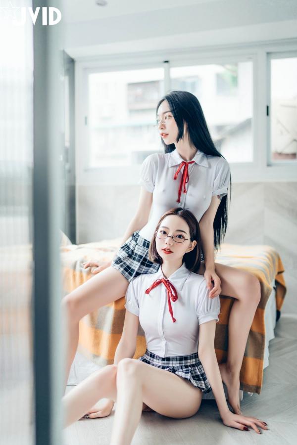    JVID飘飘与啾啾：情人节女神姐妹花，纯白连体衣诱惑私房照，性感气质双重魅力大赏第3张图片