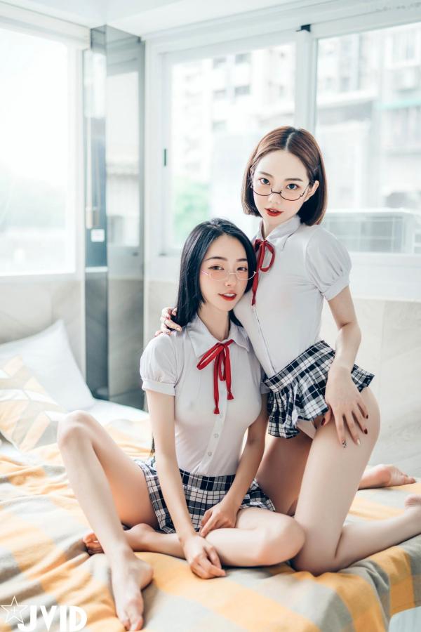    JVID飘飘与啾啾：情人节女神姐妹花，纯白连体衣诱惑私房照，性感气质双重魅力大赏第9张图片
