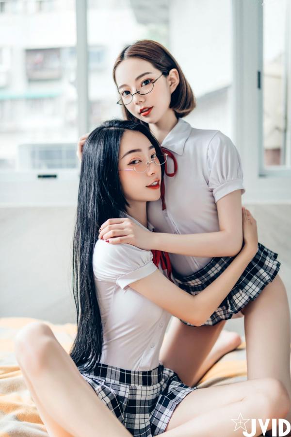    JVID飘飘与啾啾：情人节女神姐妹花，纯白连体衣诱惑私房照，性感气质双重魅力大赏第10张图片