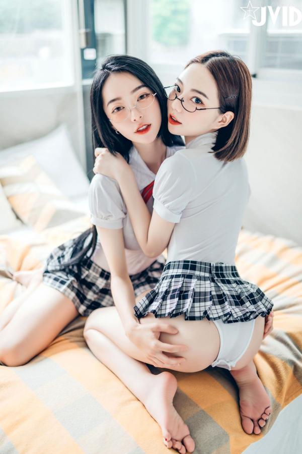   JVID飘飘与啾啾：情人节女神姐妹花，纯白连体衣诱惑私房照，性感气质双重魅力大赏第15张图片