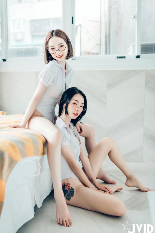    JVID飘飘与啾啾：情人节女神姐妹花，纯白连体衣诱惑私房照，性感气质双重魅力大赏第55张图片
