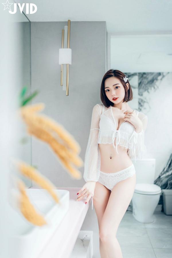    JVID飘飘与啾啾：情人节女神姐妹花，纯白连体衣诱惑私房照，性感气质双重魅力大赏第73张图片