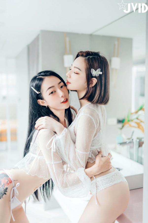    JVID飘飘与啾啾：情人节女神姐妹花，纯白连体衣诱惑私房照，性感气质双重魅力大赏第84张图片