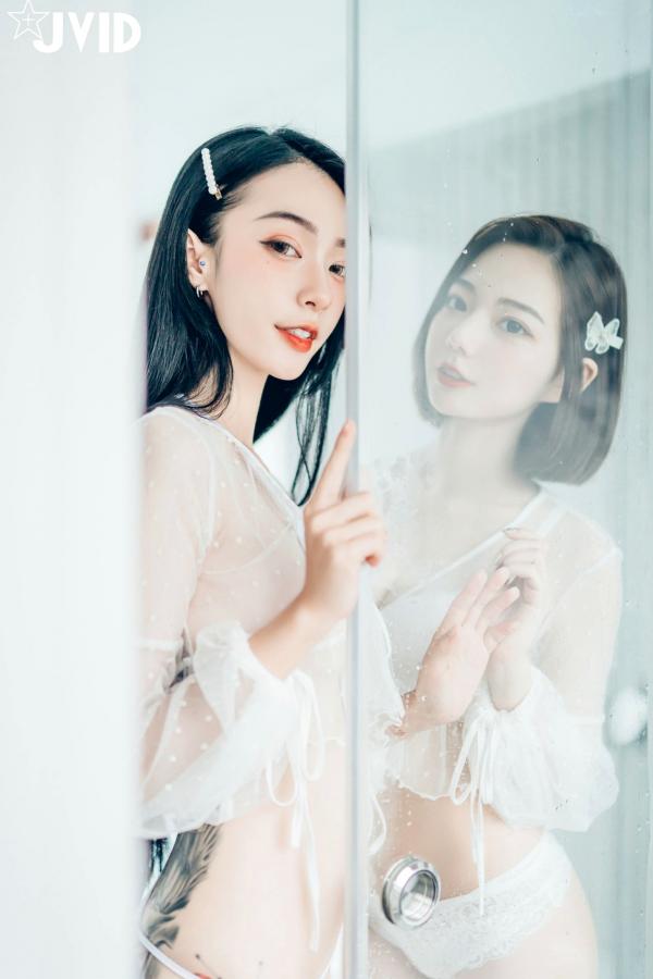    JVID飘飘与啾啾：情人节女神姐妹花，纯白连体衣诱惑私房照，性感气质双重魅力大赏第87张图片