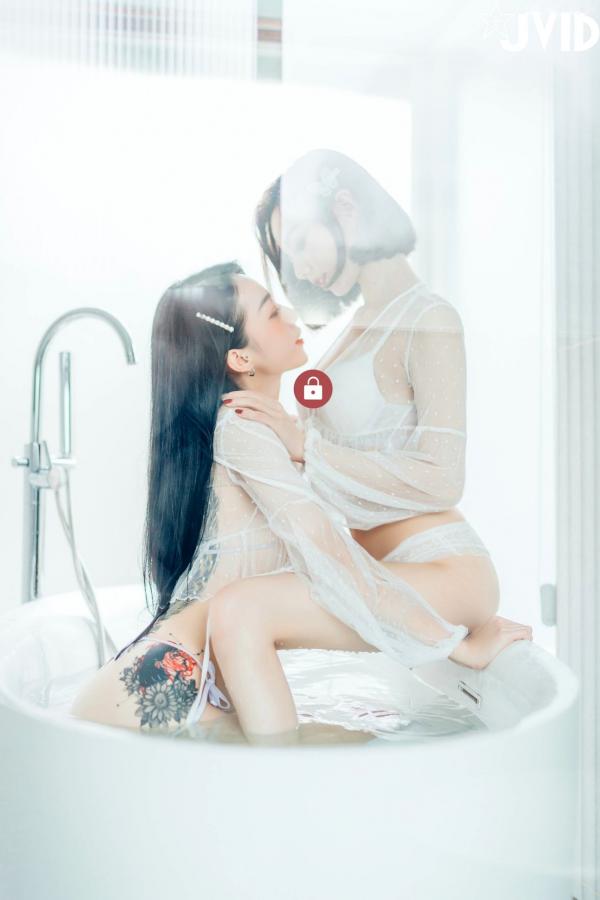    JVID飘飘与啾啾：情人节女神姐妹花，纯白连体衣诱惑私房照，性感气质双重魅力大赏第125张图片