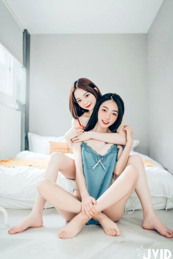    JVID飘飘与啾啾：情人节女神姐妹花，纯白连体衣诱惑私房照，性感气质双重魅力大赏第147张图片