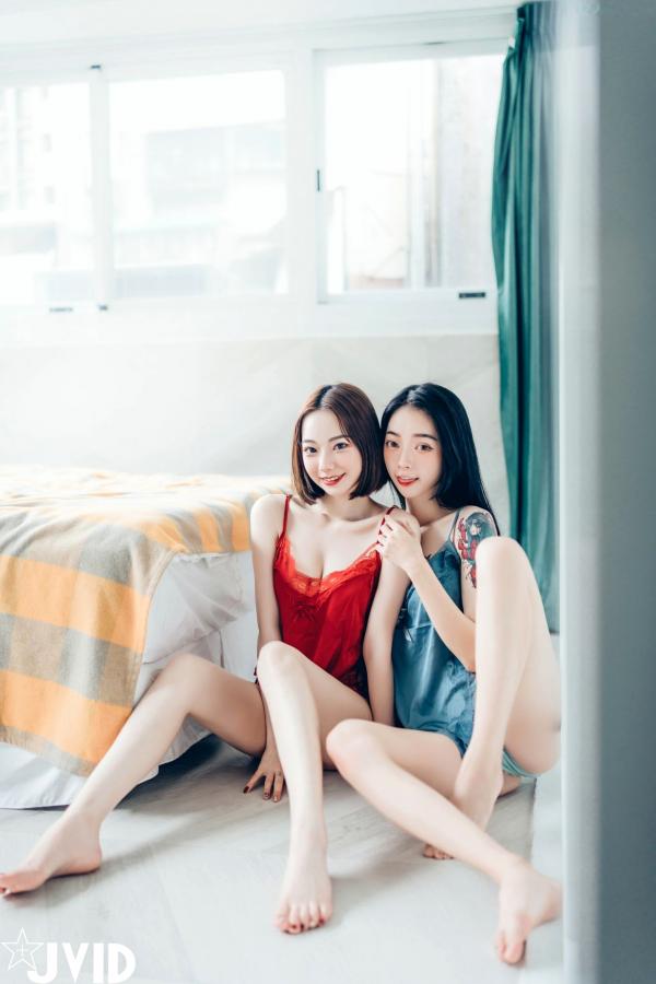    JVID飘飘与啾啾：情人节女神姐妹花，纯白连体衣诱惑私房照，性感气质双重魅力大赏第152张图片