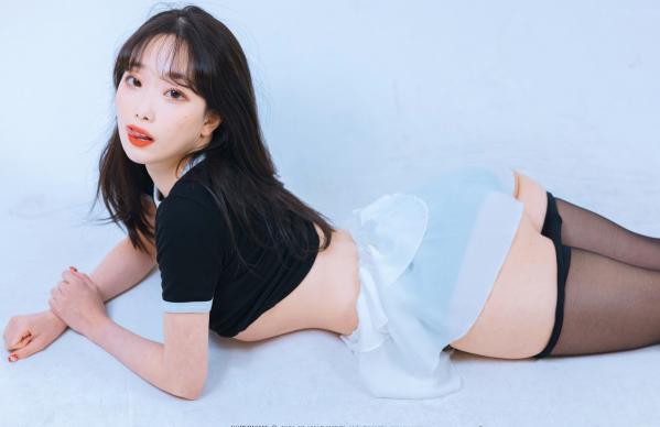    韩国美女BAEK-SUL-TANG居家私房大尺度写真，短T短裙秀出修长美腿，极品女神性感诱惑第24张图片
