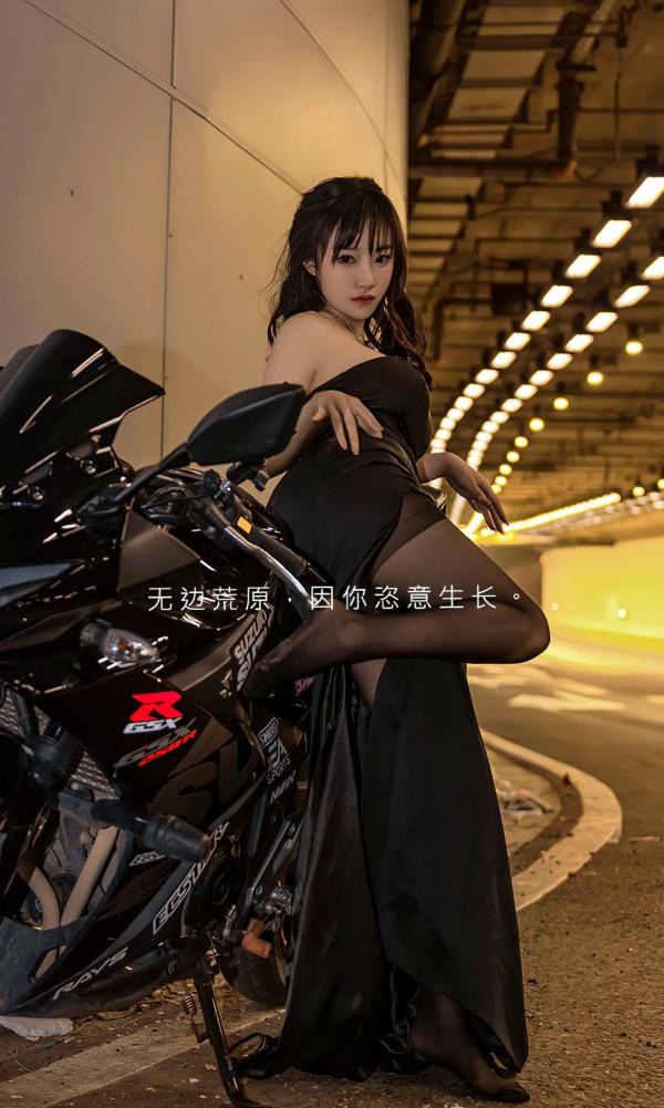    UGirlsApp尤果圈于暖暖《无边荒原》系列：性感机车女神、黑丝诱惑街拍与私房大片合集第1张图片