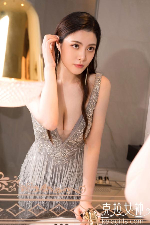    KelaGirls克拉女神-2018.09.27-百琳-《对酒当歌》：女神身着璀璨流苏晚礼服，手持红酒高贵优雅写真第25张图片