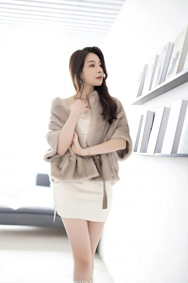    XiaoYu语画界-960-徐莉芝：纯白简约风奢华私房大片，演绎极致性感诱惑，高颜值女神皮草写真（2023.02.07）第1张图片