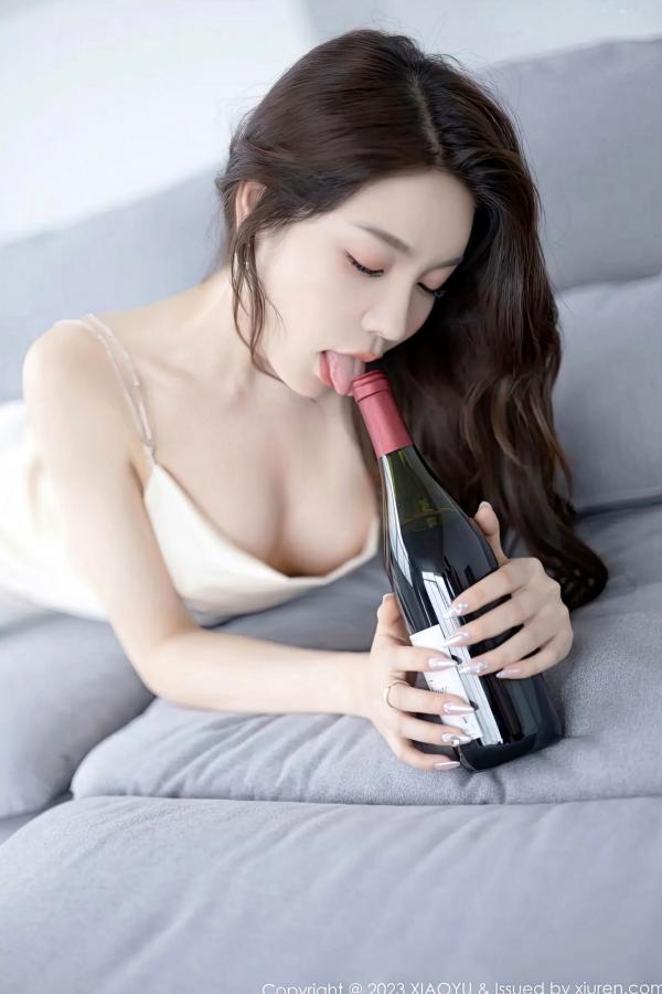    XiaoYu语画界-960-徐莉芝：纯白简约风奢华私房大片，演绎极致性感诱惑，高颜值女神皮草写真（2023.02.07）第36张图片