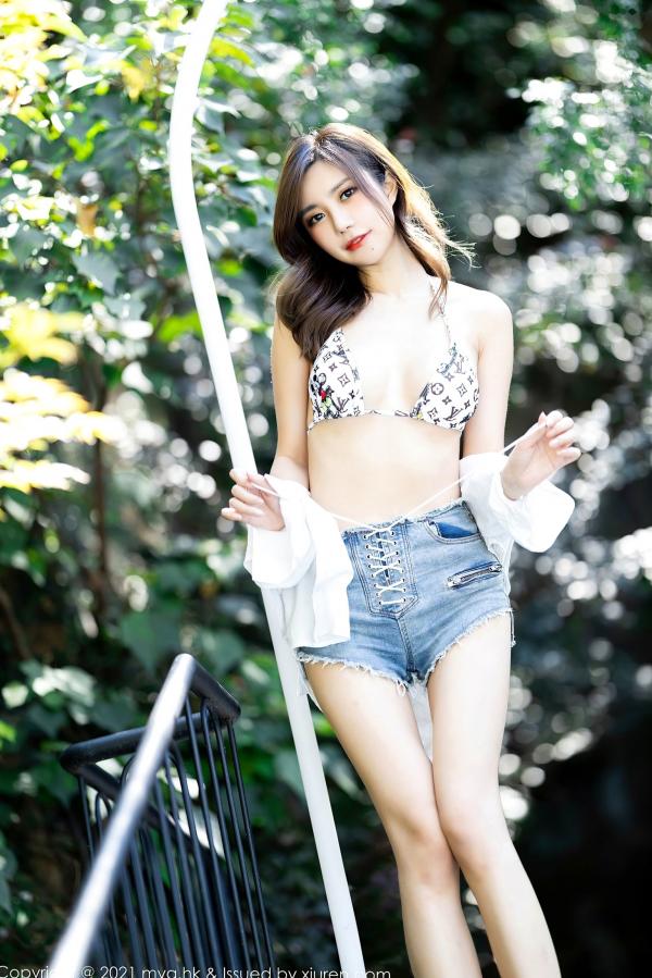    MyGirl美媛馆 绮里嘉Ula：户外旅拍比基尼与牛仔热裤，性感曲线撩人，绝美长腿清纯甜美私房照（无圣光）第7张图片