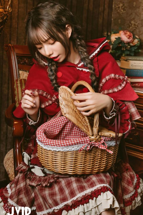    JVID-啾啾-啾啾の奇妙な冒険-小紅帽小公主-角色扮演童话风复古写真-No.604第14张图片