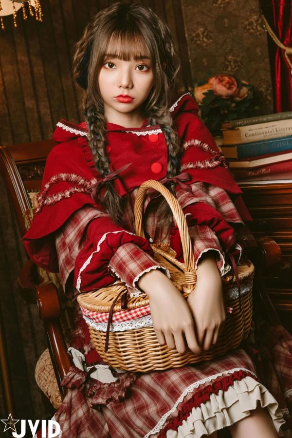    JVID-啾啾-啾啾の奇妙な冒険-小紅帽小公主-角色扮演童话风复古写真-No.604第15张图片