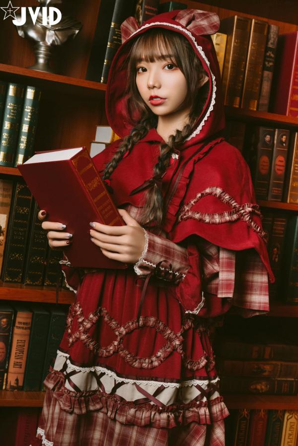    JVID-啾啾-啾啾の奇妙な冒険-小紅帽小公主-角色扮演童话风复古写真-No.604第24张图片