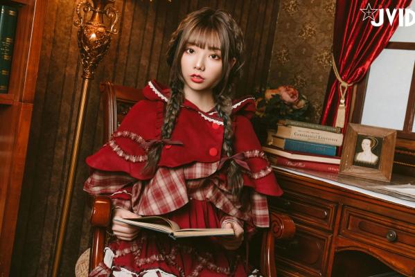    JVID-啾啾-啾啾の奇妙な冒険-小紅帽小公主-角色扮演童话风复古写真-No.604第33张图片