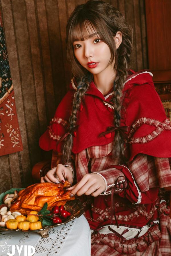   JVID-啾啾-啾啾の奇妙な冒険-小紅帽小公主-角色扮演童话风复古写真-No.604第40张图片