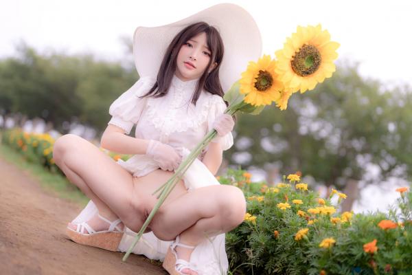    Fantasy-Factory-小丁Ding-八尺大人-Hachishaku-sama-2022.12-户外cos-性感写真-大尺度-白嫩女神第28张图片