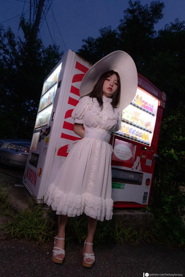    Fantasy-Factory-小丁Ding-八尺大人-Hachishaku-sama-2022.12-户外cos-性感写真-大尺度-白嫩女神第45张图片