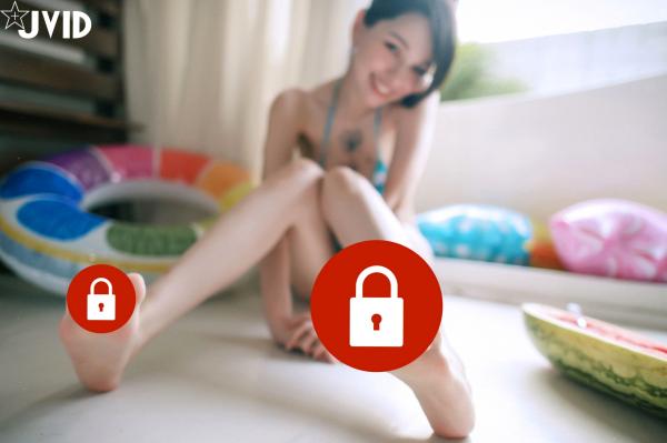    JVID-俄罗斯公主：超性感比基尼私房写真，户外泳池湿身诱惑，浴缸大尺度出镜，展现极品火辣身材与迷人气质第7张图片
