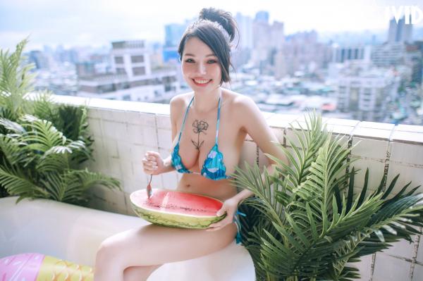    JVID-俄罗斯公主：超性感比基尼私房写真，户外泳池湿身诱惑，浴缸大尺度出镜，展现极品火辣身材与迷人气质第67张图片
