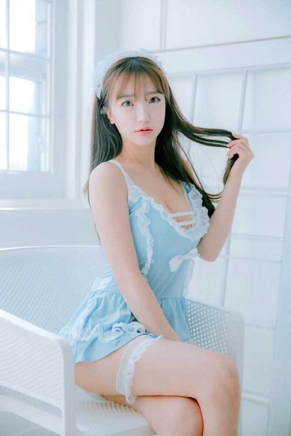    韩国美女孙乐乐Son Ye-Eun换装秀：清纯女仆装与简约针织裙私房照，展现极致纯欲清新女神风采，绝美视觉盛宴第1张图片