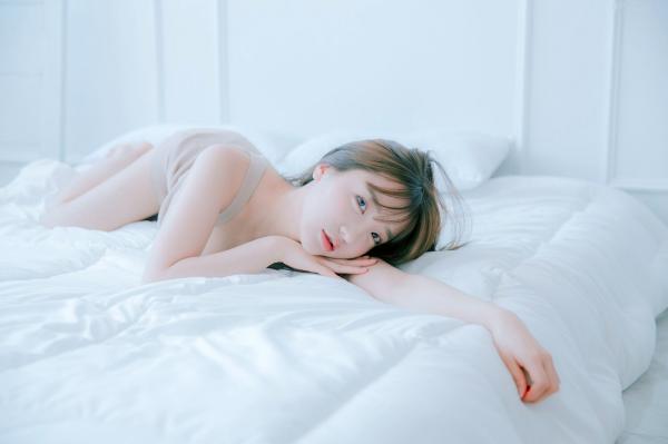    韩国美女孙乐乐Son Ye-Eun换装秀：清纯女仆装与简约针织裙私房照，展现极致纯欲清新女神风采，绝美视觉盛宴第65张图片