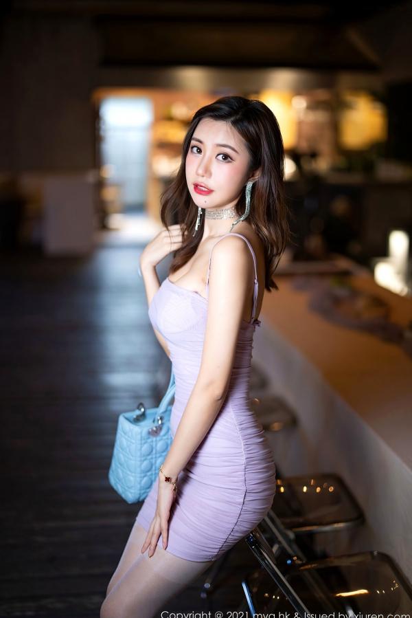    美媛馆绮里嘉Ula：紫色吊带紧身短裙搭配白丝，杭州旅拍夜色下的性感御姐风情与优雅诱惑第1张图片