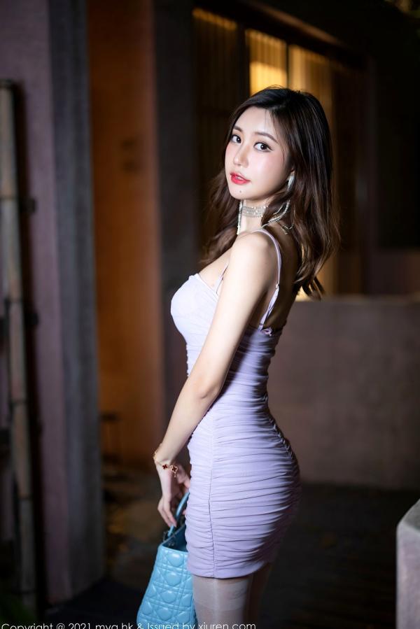    美媛馆绮里嘉Ula：紫色吊带紧身短裙搭配白丝，杭州旅拍夜色下的性感御姐风情与优雅诱惑第50张图片