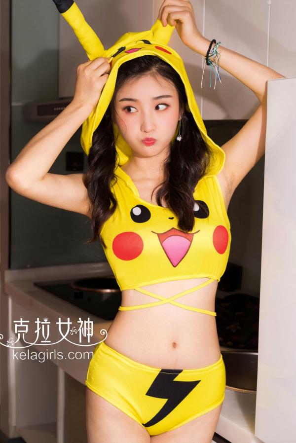    《KelaGirls克拉女神》馨馨《伦家萌萌哒》皮卡丘主题写真，灵动双马尾居家角色扮演，元气少女心动呈现第6张图片