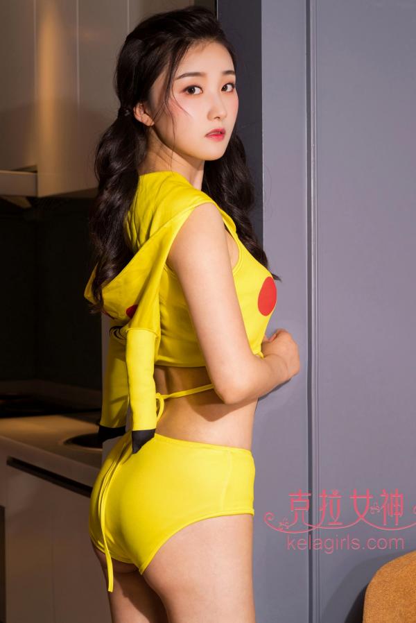    《KelaGirls克拉女神》馨馨《伦家萌萌哒》皮卡丘主题写真，灵动双马尾居家角色扮演，元气少女心动呈现第12张图片