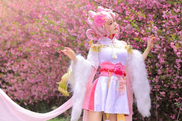    桃暖酱-王者荣耀嫦娥Cosplay花海唯美写真，绝美古风诱惑大尺度套图第4张图片