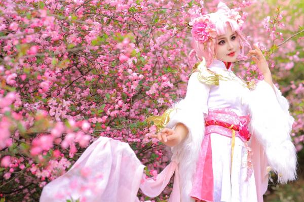    桃暖酱-王者荣耀嫦娥Cosplay花海唯美写真，绝美古风诱惑大尺度套图第13张图片