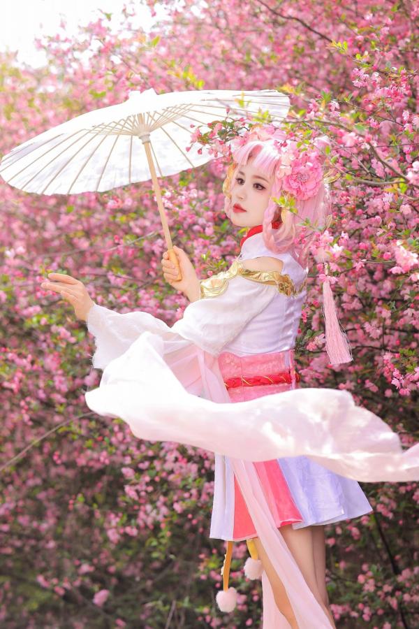    桃暖酱-王者荣耀嫦娥Cosplay花海唯美写真，绝美古风诱惑大尺度套图第17张图片