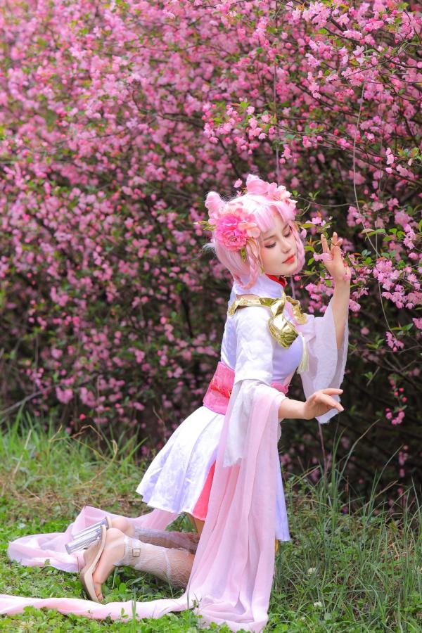    桃暖酱-王者荣耀嫦娥Cosplay花海唯美写真，绝美古风诱惑大尺度套图第19张图片