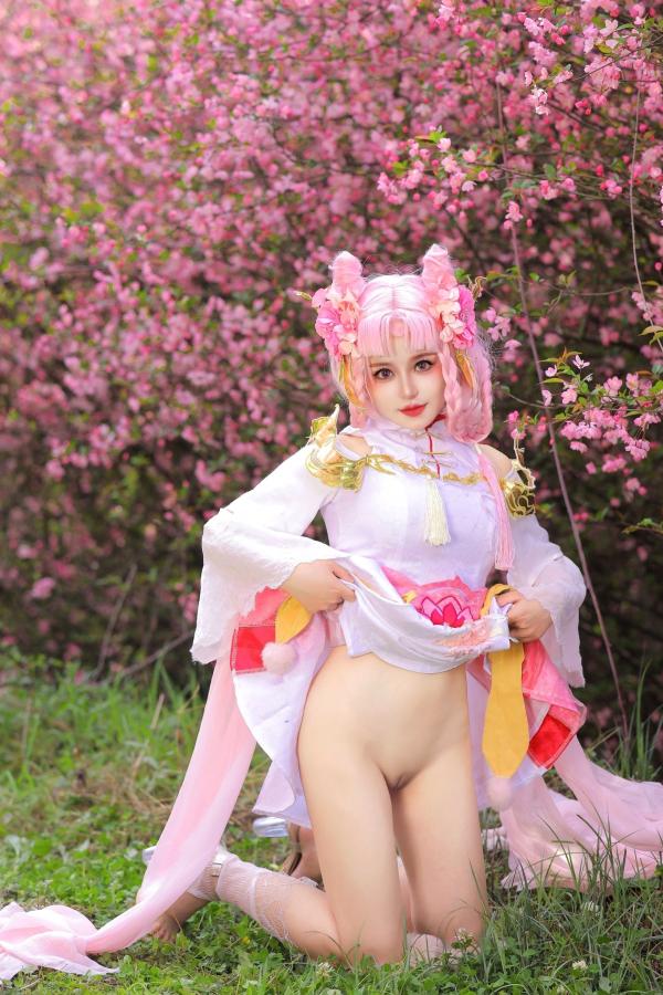    桃暖酱-王者荣耀嫦娥Cosplay花海唯美写真，绝美古风诱惑大尺度套图第22张图片