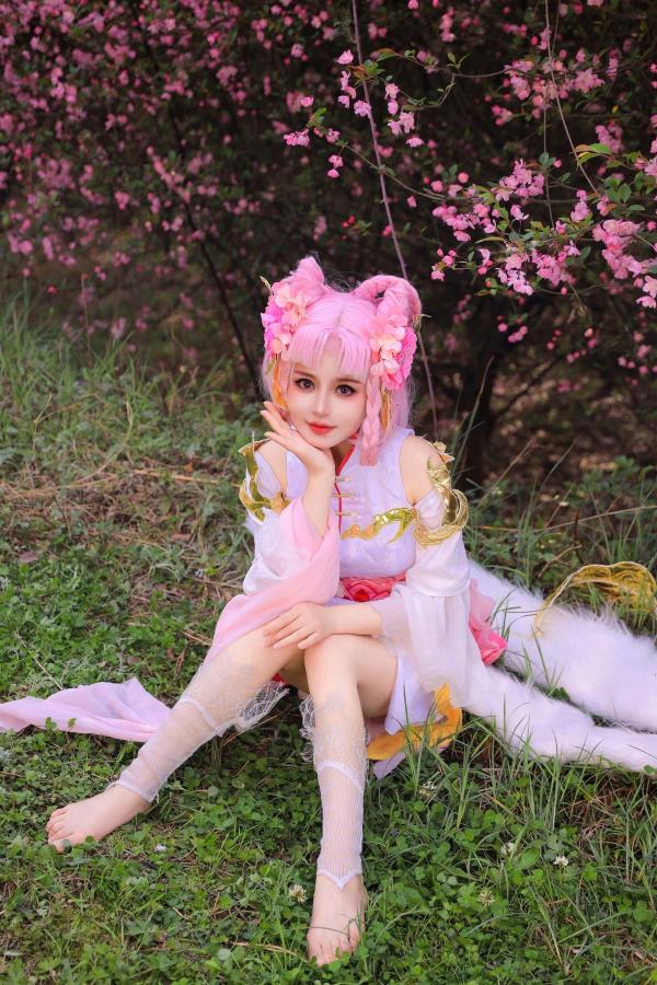    桃暖酱-王者荣耀嫦娥Cosplay花海唯美写真，绝美古风诱惑大尺度套图第24张图片