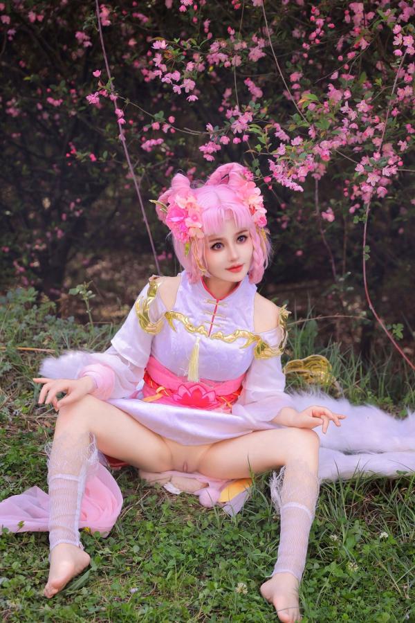    桃暖酱-王者荣耀嫦娥Cosplay花海唯美写真，绝美古风诱惑大尺度套图第25张图片