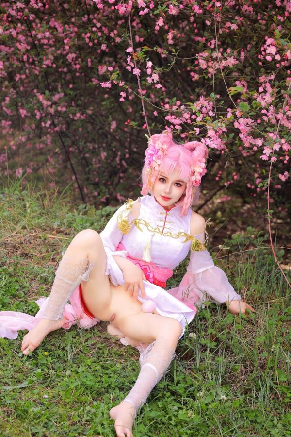    桃暖酱-王者荣耀嫦娥Cosplay花海唯美写真，绝美古风诱惑大尺度套图第33张图片