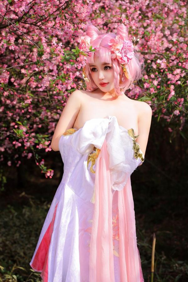    桃暖酱-王者荣耀嫦娥Cosplay花海唯美写真，绝美古风诱惑大尺度套图第38张图片