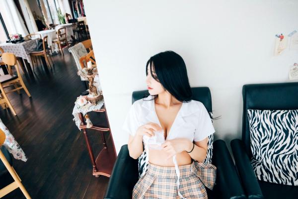    韩国美女-妍宇-YeonYu-First-play-私房写真-居家性感诱惑-大尺度人体艺术第61张图片