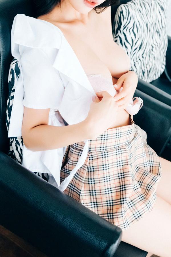    韩国美女-妍宇-YeonYu-First-play-私房写真-居家性感诱惑-大尺度人体艺术第80张图片