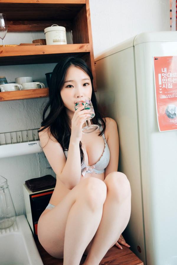    韩国美女Pureding퓨딩私房内衣写真，清新温婉居家风格，完美身材尽显性感，极致诱惑视界第35张图片