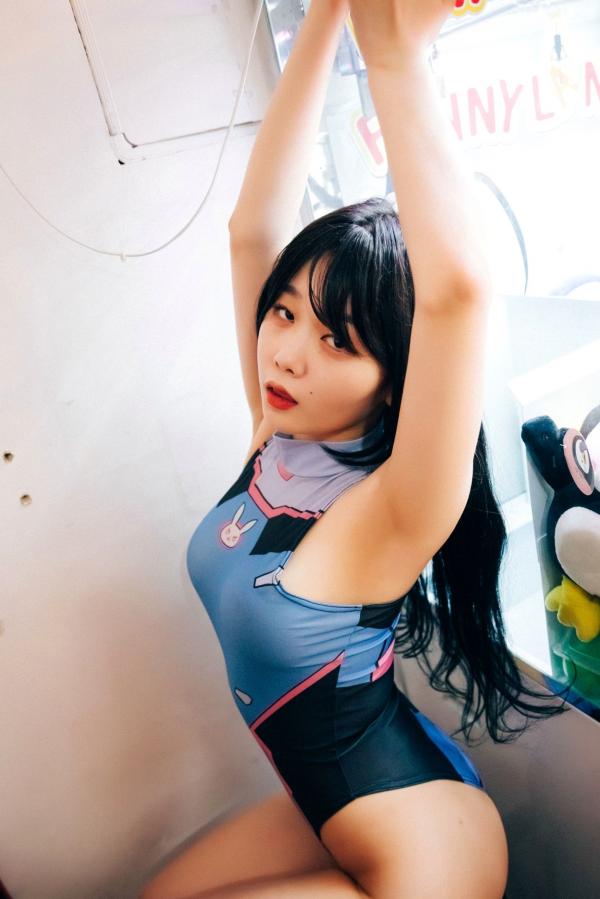    韩国美女琪雅Zia街机游戏厅私房照，极品身材极致诱惑，大尺度连体衣时尚写真第14张图片