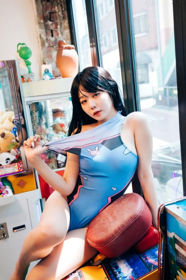    韩国美女琪雅Zia街机游戏厅私房照，极品身材极致诱惑，大尺度连体衣时尚写真第50张图片