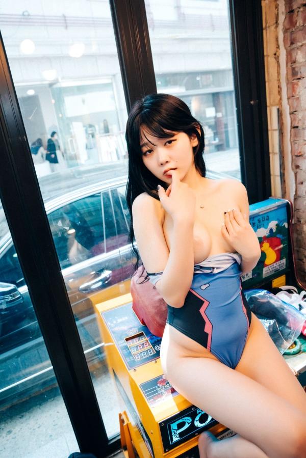    韩国美女琪雅Zia街机游戏厅私房照，极品身材极致诱惑，大尺度连体衣时尚写真第61张图片