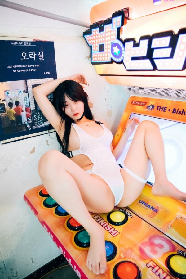    韩国美女琪雅Zia街机游戏厅私房照，极品身材极致诱惑，大尺度连体衣时尚写真第125张图片